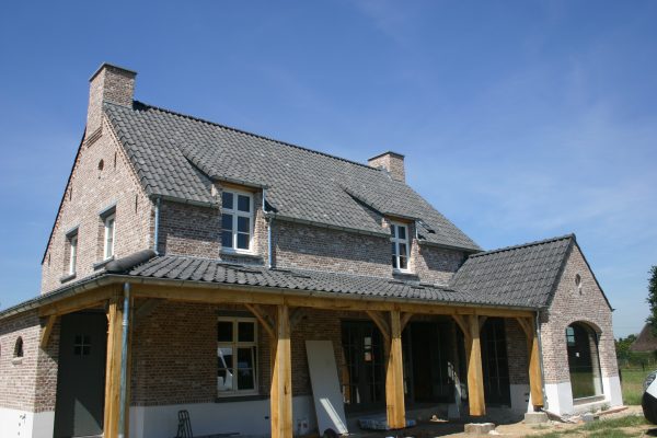 Installatie van een daglichtoplossing zoals een lichtkoepel of solartube